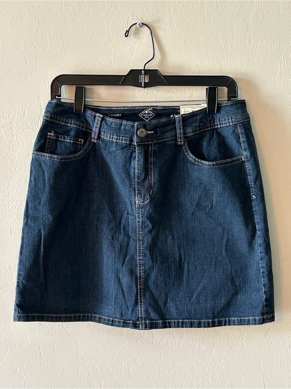 St. John's Bay Women's Sz 6 Classic Dark Wash Mid Rise Stretch Denim Skort